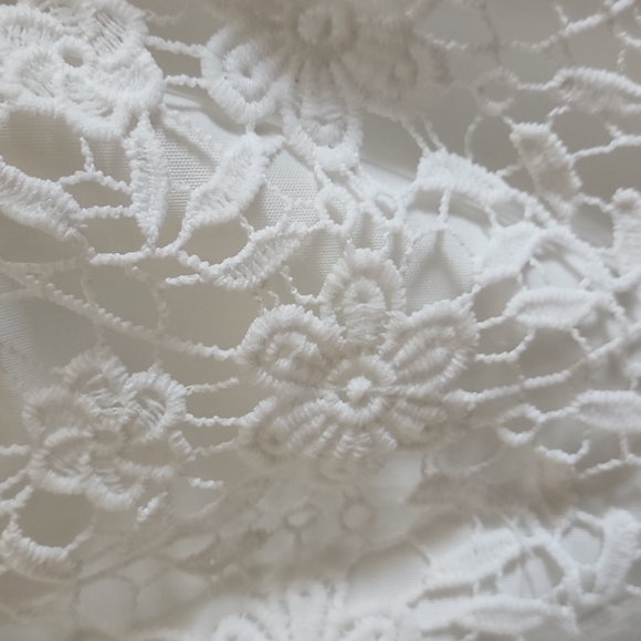 White lace dress - Picture 2 of 4